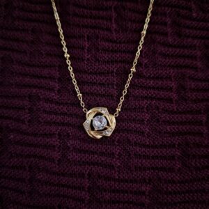 Stone flower pendant neck chain